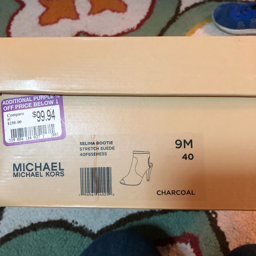 Michael Kors pero toe booties. NWT! Size 9. Gray.